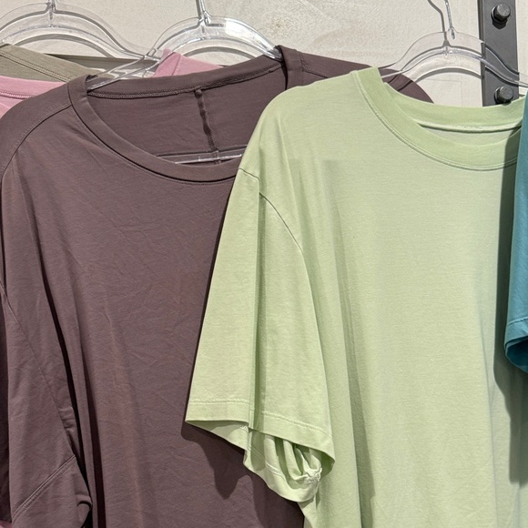 LuluLemon Pocket T - Picture 4 of 5